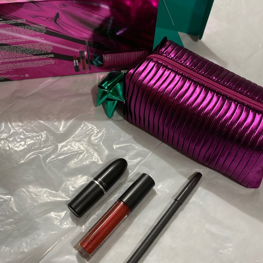 NWT MAC Shiny Pretty Things Goody Bag And Contents